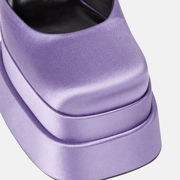 NWT VERSACE Medusa Aevitas embellished satin platform pumps - Picture 3 of 4